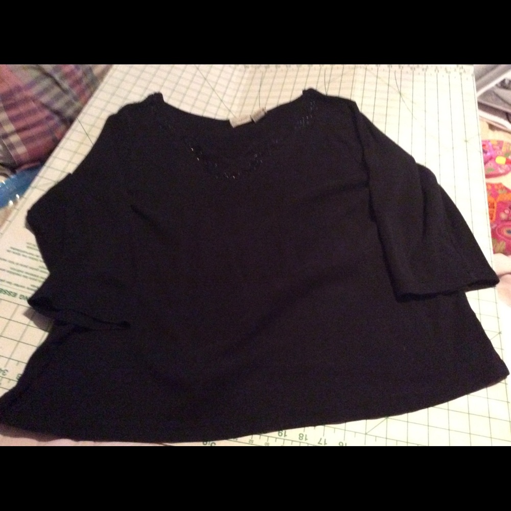 Black top w/lace sequin